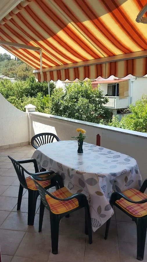 Apartment Apartman Marija Palit